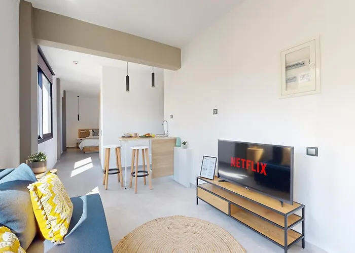 Elegant & Comfy Stay In Psyri